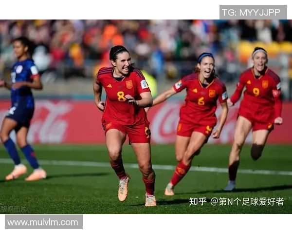 妹子也能玩转足球世界让我们一起探索她们的精彩视角与独特见解 妹子也能玩转足球世界让我们一起探索她们的精彩视角与独特见解